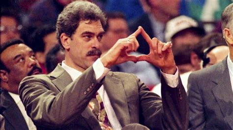 phil jackson triangle offense.